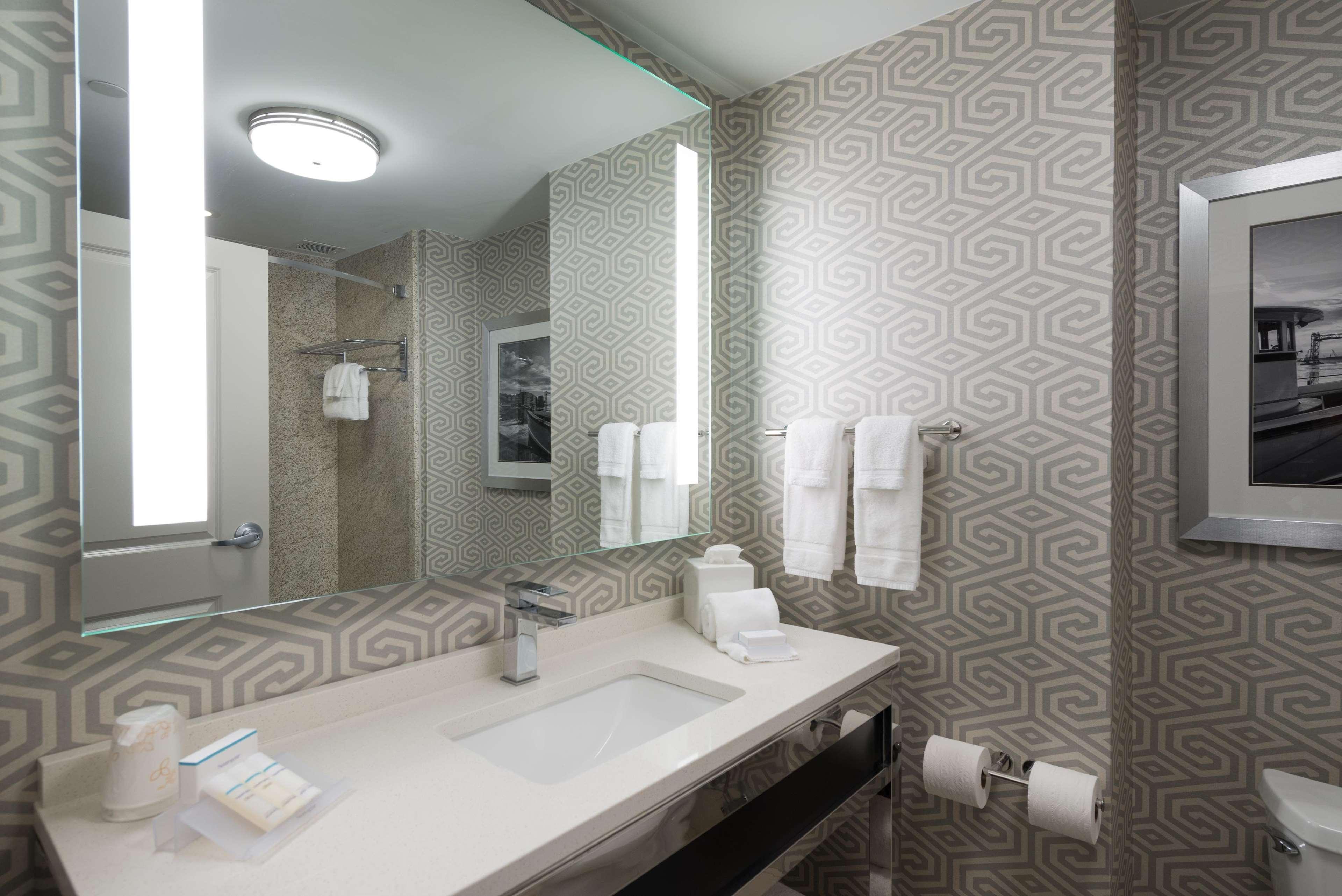 Hilton Garden Inn Portsmouth Downtown Ngoại thất bức ảnh